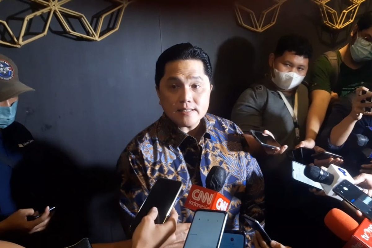 Erick Thohir berbicara tentang pencalonannya sebagai ketua umum PSSI setelah menghadiri acara pembukaan Rapat Kerja Nasional (Rakernas) Perbasi di Hotel Atlet Century, Senayan, Selasa (7/2/2023).