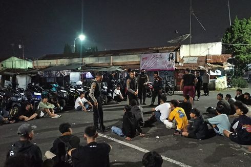 Polisi Bubarkan Puluhan Remaja Nongkrong di Terminal, Warga: Daripada Buat Resah mending Cari Pahala