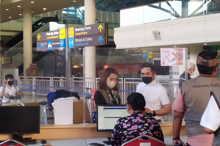 Kedatangan wisatawan asing di pintu kedatangan Internasional Bandara I Gusti Ngurah Rai Bali. 