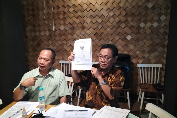 Ketua Tim Kuasa Hukum Baharudin, Bambang Ary Wibowo saat di Kota Solo, Kamis (12/5/2022) dalam kasus perusakan Benteng Keraton Kartasura