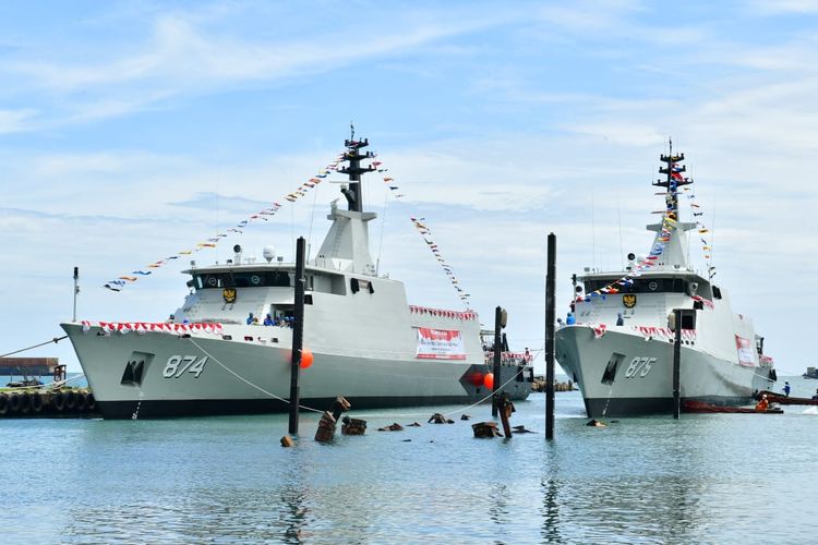 Kapal patroli cepat berukuran 60 meter (PC-60 M) yang dibuat PT Caputra Mitra Sejati (CMS) dengan nama KRI Dorang-874 dan KRI Bawal-875.