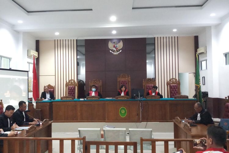 Suasana sidang perkara Tipikor dana nakes Covid-19 di Pengadilan Negeri Tipokor Tanjungpinang.