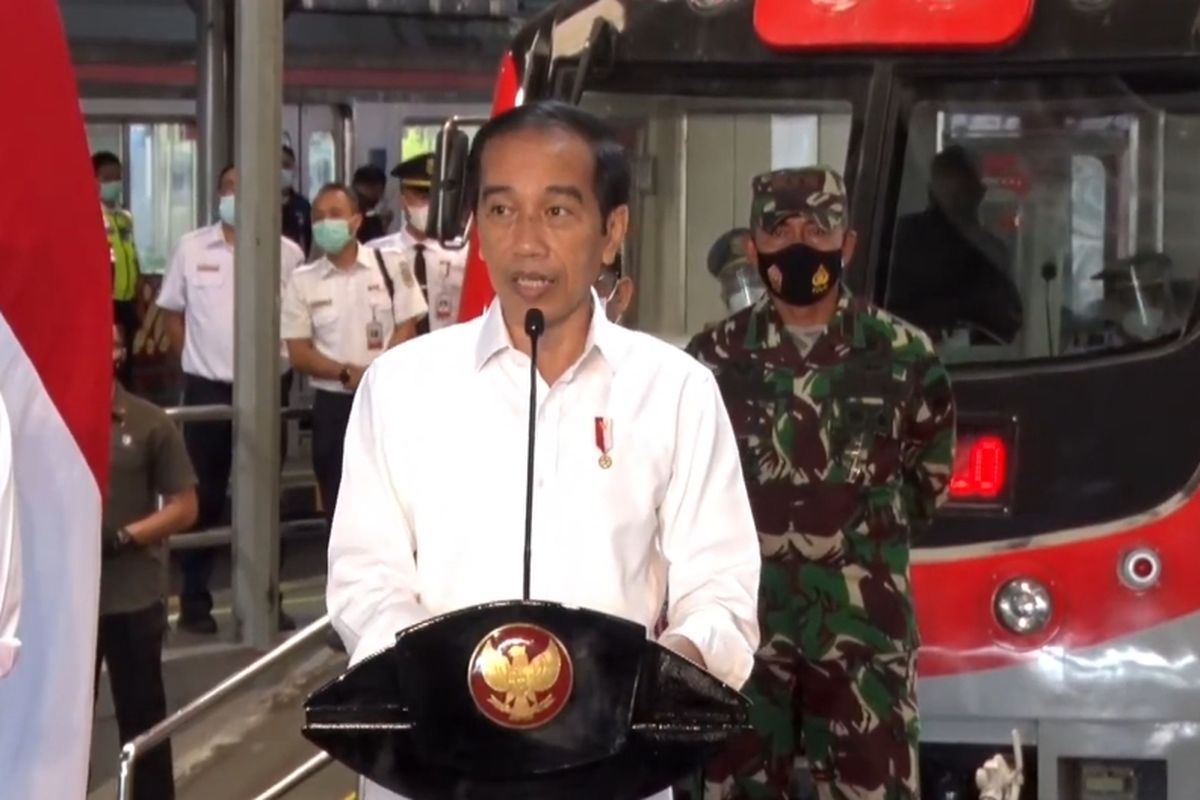 Foto tangkapan layar Presiden Joko Widodo meresmikan pengoperasian KRL Yogyakarta-Solo di Stasiun Yogyakarta, DIY, Senin (1/3/2021). 