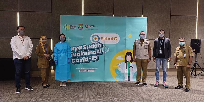 SehatQ, terkait dengan sentra vaksinasi  bekerja sama dengan Dinas Kesehatan Kabupaten Tangerang, Dinas Kesehatan Kota Tangerang Selatan, Suku Dinas Kesehatan Jakarta Selatan, serta Suku Dinas Kesehatan Jakarta Utara.
