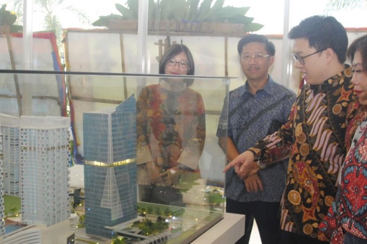 Apartemen Mega Residence dikembangkan di dalam superblok MegaCity Bekasi. Ini merupakan superblok pertama yang dilewati setelah keluar pintu tol Bekasi Barat.