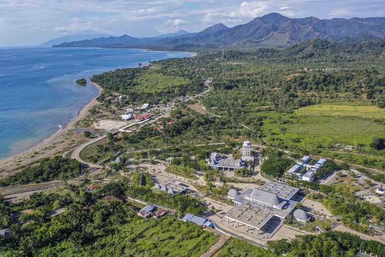 Foto udara Pos Lintas Batas Negara Terpadu (PLBNT) Mota Ain, Desa Silawan, Kabupaten Belu NTT, Senin (23/5/2022). Damri Kupang-Dili direncanakan beroperasi November 2022.