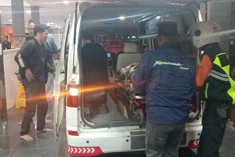 Bus Restu Terguling di Tol Jombang-Mojokerto, 1 Penumpang Tewas dan Belasan Luka-luka