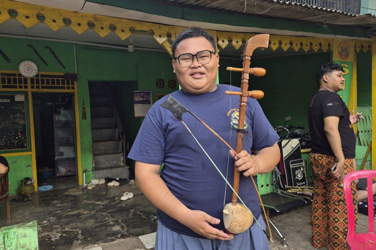 Kisah Nouval, Remaja Belasan Tahun yang Menolak Lenong Betawi Punah Ditelan Zaman