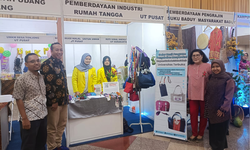 Tingkatkan Kapasitas UMKM, Dosen UT Gelar Pengabdian Masyarakat Industri Rumah Tangga di Depok 