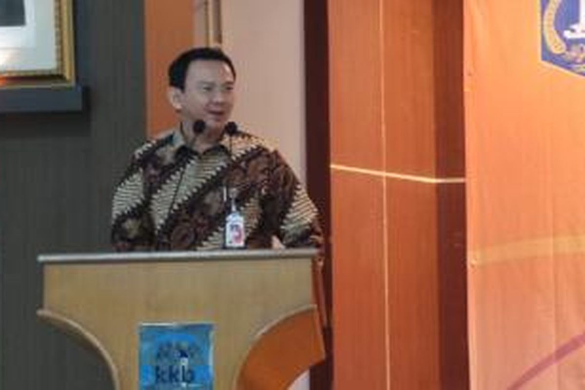 Gubernur DKI Jakarta Basuki Tjahaja Purnama saat memberikan sambutan dalam pelatihan serta penyuluhan Keluarga Berencana, di Kantor BKKBN, Jakarta, Senin (16/2/2015).