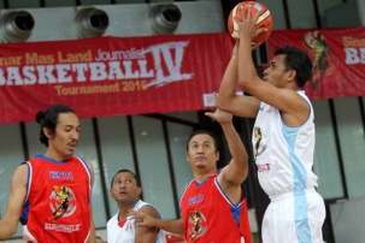 Suasana pertandingan Sinar Mas Land Journalist Basketball Tournament 2016