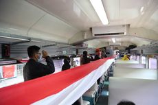 Peringati 17 Agustus, KAI Ajak Penumpang Bentangkan Bendera Merah Putih Dalam Rangkaian Kereta