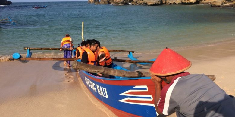 Menikmati Deretan Pantai Di Gunungkidul Dari Kapal Nelayan Halaman All - Kompas.com