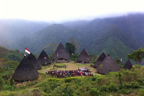 Semalam di Wae Rebo, Desa di Atas Awan...