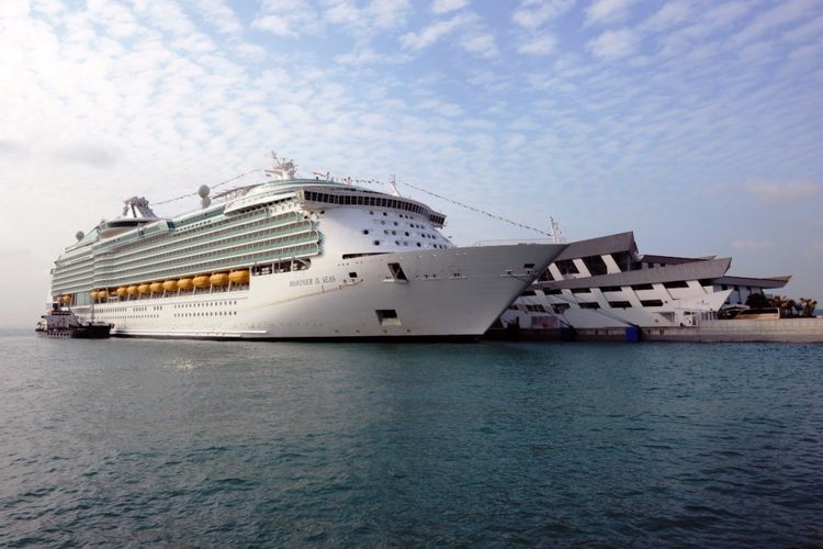 Kapal milik Royal Caribbean