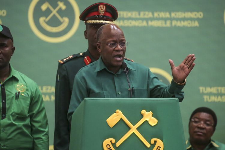 Presiden populis Tanzania John Magufuli akhirnya mendesak warga negara Afrika Timur itu untuk mengambil tindakan pencegahan Covid-19. 
