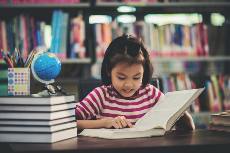 Tips Membuat Anak Gemar Membaca tanpa Dipaksa, Menurut Psikolog