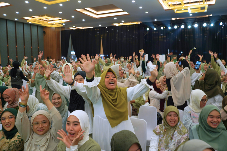 Kajian Mom Uung 2026 digelar di The Krakatau Grand Ballroom, TMII, Jakarta, Sabtu (14/2/2026).