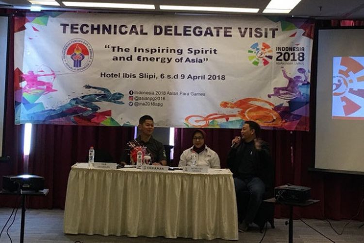 Ketua Umum Inapgoc Raja Sapta Oktohari (kiri) berbicara dalam Techinal Delegate Visit di Hotel Ibis Slipi, Jakarta, Minggu (8/4/2018).