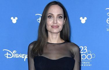 Rus kocha fohisha yigitlarni sikadi