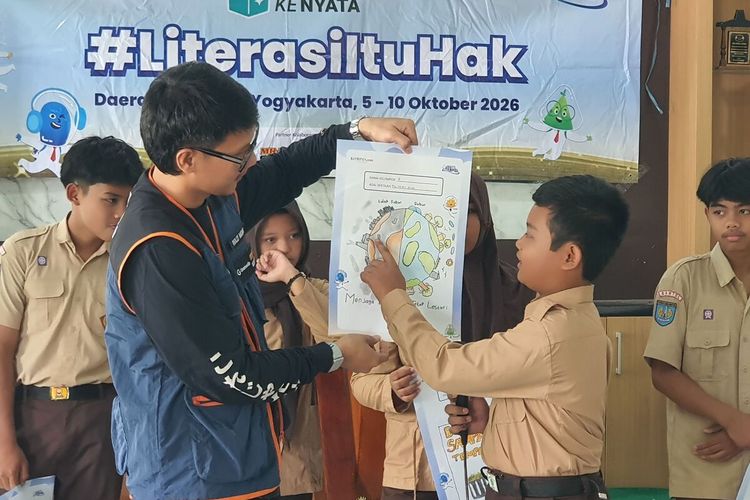 Bikin Poster Energi Bersih, Siswa MTs Ma'arif Dlingo Bantul Antusias Ikuti Jagat Literasi