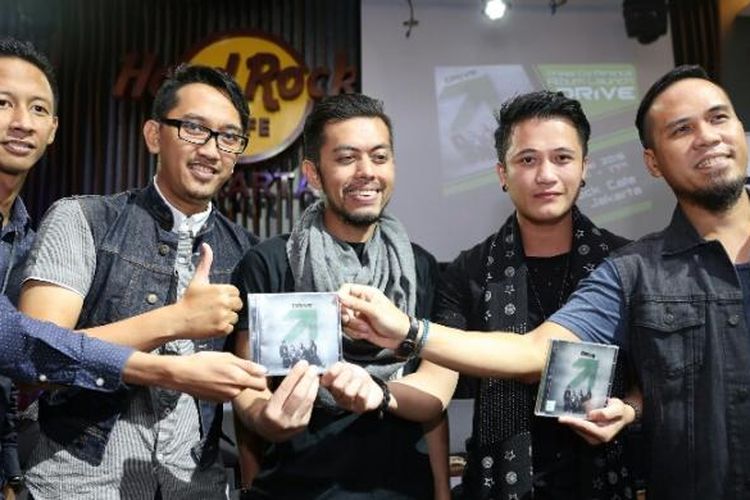 Lirik dan Chord Lagu Melepasmu - Drive