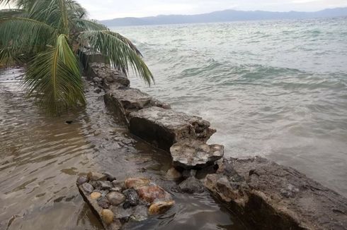 Gelombang Tinggi Rusak Talud dan Jalan di Maluku Tengah, Puluhan Rumah Tergenang