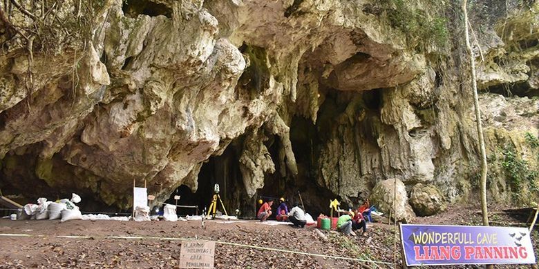 Gua Leang Panninge di Sulawesi telah menjadi sumber informasi yang kaya tentang manusia purba. Terbaru, tim peneliti Leang Panninge menemukan manusia purba tertua di situs tersebut.