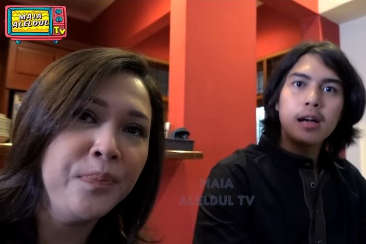 Maia Estianty dan putra keduanya, El Rumi