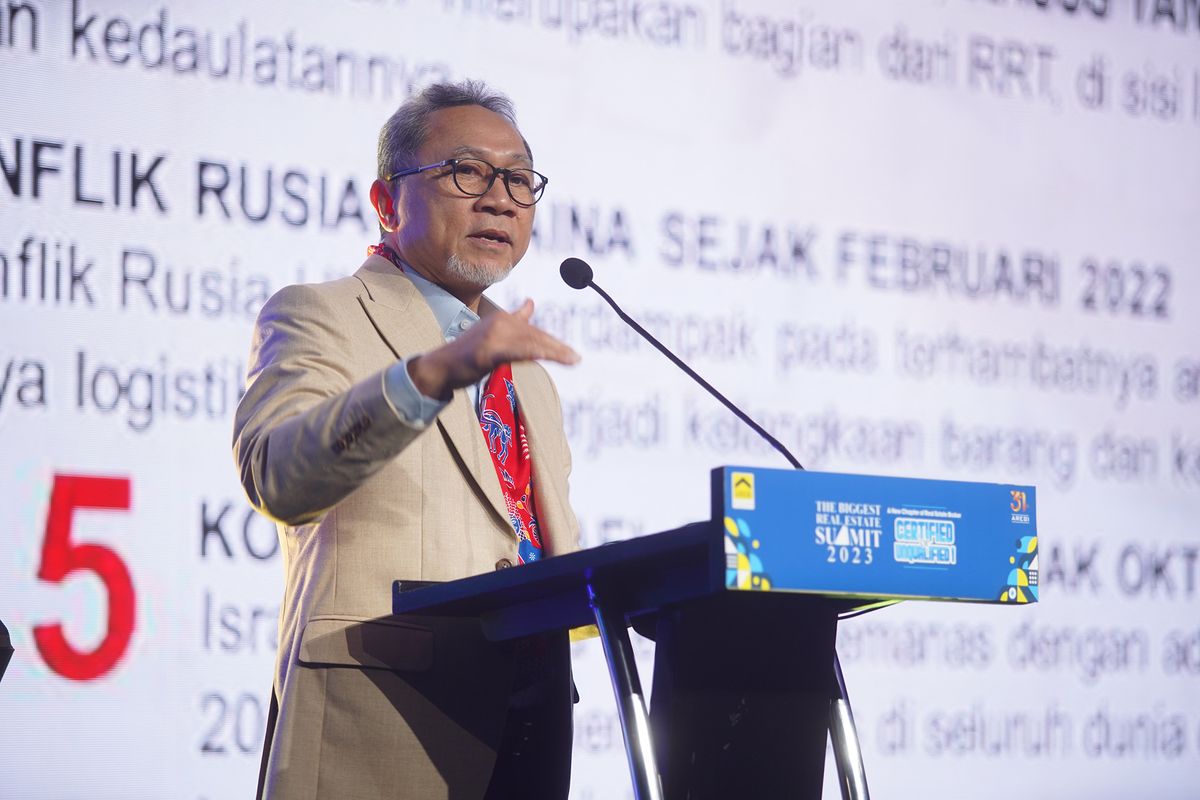 Mendag Zulhas sampaikan akan perkuat ekosistem jasa properti Indonesia dalam acara The Biggest Real Estate Summit 2023 di Jakarta, Kamis (9/11/2023).