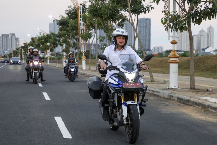 Eri Cahyadi Buka Radial Road Lontar Surabaya untuk Urai Kemacetan