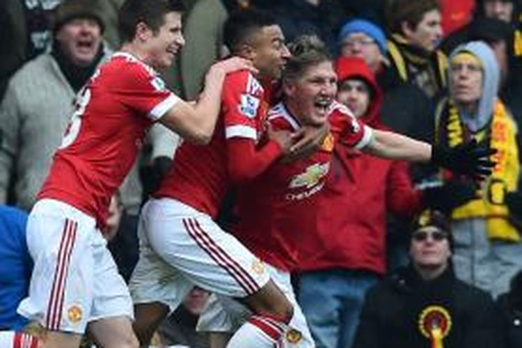 Para pemain Manchester United merayakan gol kedua ke gawang Watford, Sabtu (21/11/2015). Gol ini merupakan andil dari Bastian Schweinsteiger (kanan).