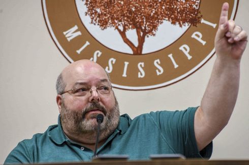 Komentari Kematian Pria Kulit Hitam George Floyd, Wali Kota Mississippi Dikecam