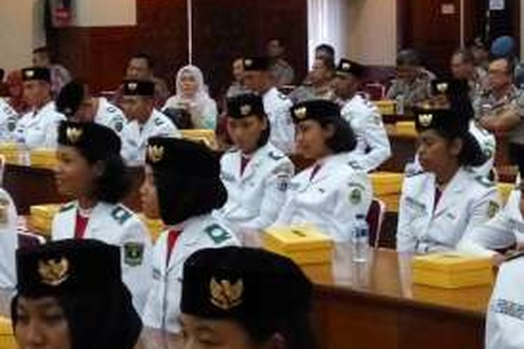Gloria Natapraja Hamel, Pasukan Pengibar Bendera Pusaka (Paskibraka) turut hadir dalam kunjungan ke Markas Besar Kepolisian RI (Mabes Polri) di Jakarta Selatan, Jumat (19/8/2016).