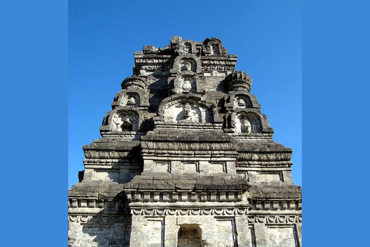 Candi Bima di Dieng