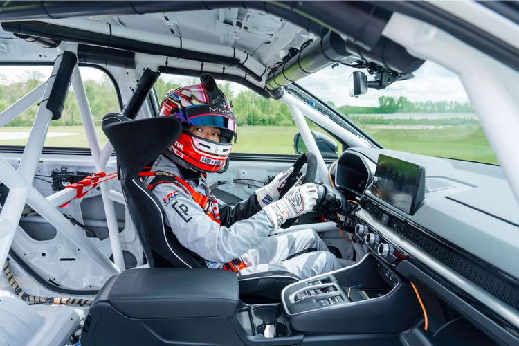Honda CR-V e:FCEV bermesin hidrogen mengikuti Pikes Peak International Hill Climb