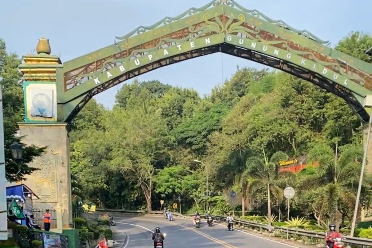 Pintu Masuk Kabupaten Gunungkidul di Jalan Yogyakarta- Wonosari