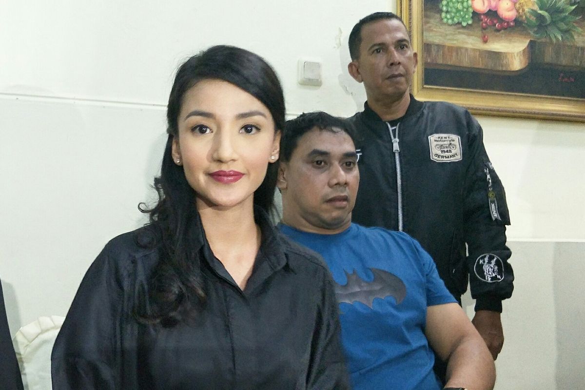 Artis peran Tsania Marwa saat menggelar jumpa pers di kawasan Gambir, Jakarta Pusat, Selasa (19/3/2019).