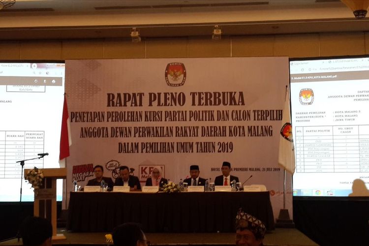 Sidang Pleno Terbuka Penetapan Anggota DPRD Kota Malang Terpilih oleh KPU Kota Malang, Minggu (21/7/2019)