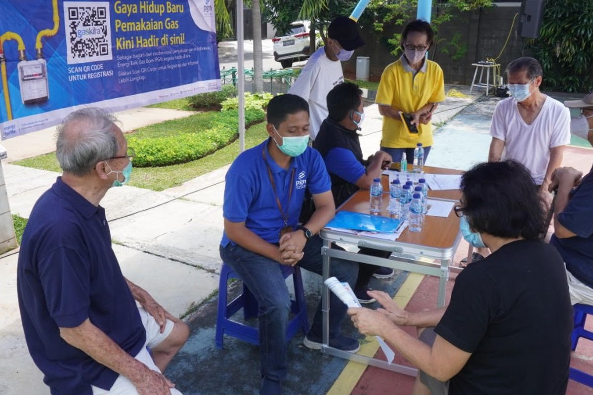 PT PGAS Solution memperkenalkan food truck di Perumahan Puri Indah, Blok E dan F, Rukun Warga (RW) 05, Puri Kembangan, Jakarta Barat (Jakbar). 