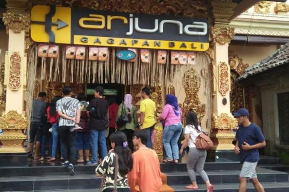 Arjuna Gagapan Bali , toko oleh-oleh untuk wisatawan di Gianyar, Bali .