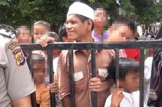 Eksekusi Cambuk di Banda Aceh Ditonton Anak-anak
