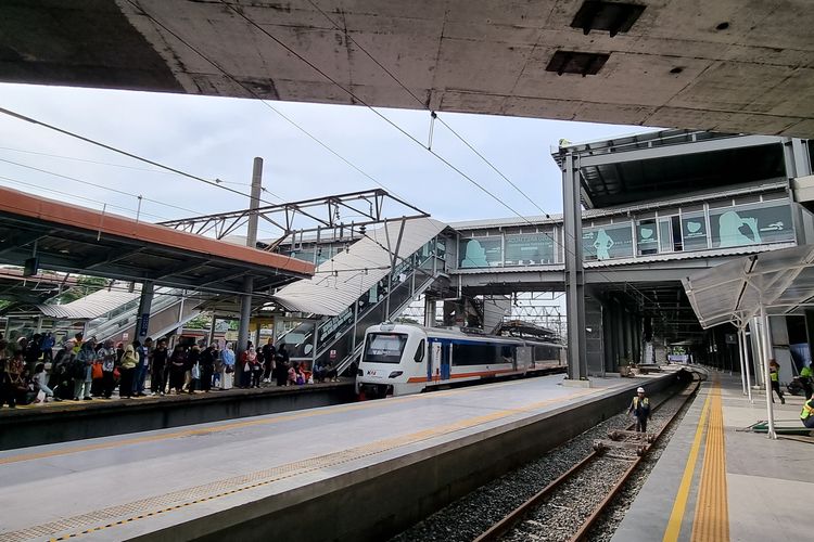 Bangunan baru di Stasiun Tanah Abang sudah mulai dioperasikan.