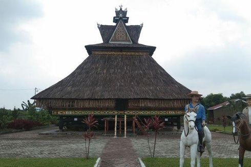 Siwaluh Jabu, Rumah Adat Batak Karo yang Unik dan Megah