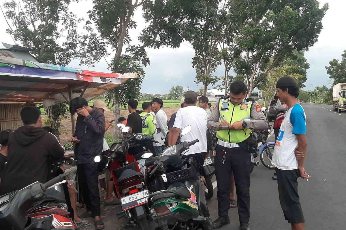 Polisi tilang puluhan motor yang terjaring razia balap.liar  Sabtu (17/2/2024)