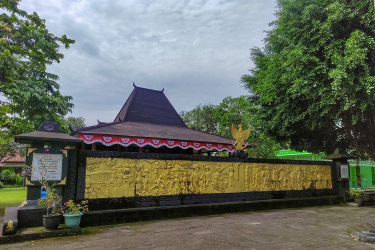 Monumen Tempat Lahir Jenderal Sudirman di Purbalingga, Jawa Tengah.