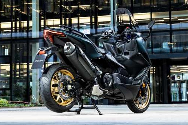 Yamaha Tmax 2022