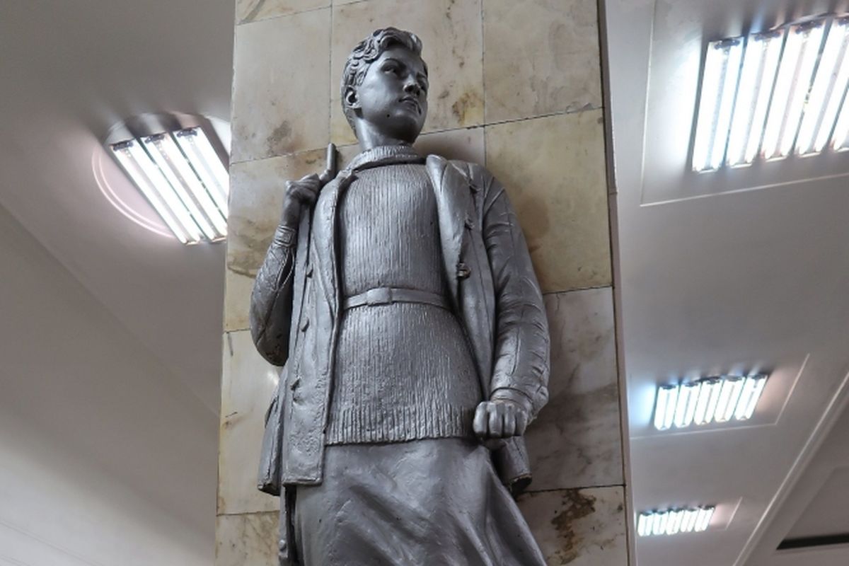 Patung Zoya di Stasiun Patrizanskaya