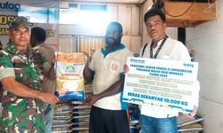 Bulog dan Kodim 1707/Merauke Salurkan Bantuan Beras 10 Ton di Distrik Ilwayab