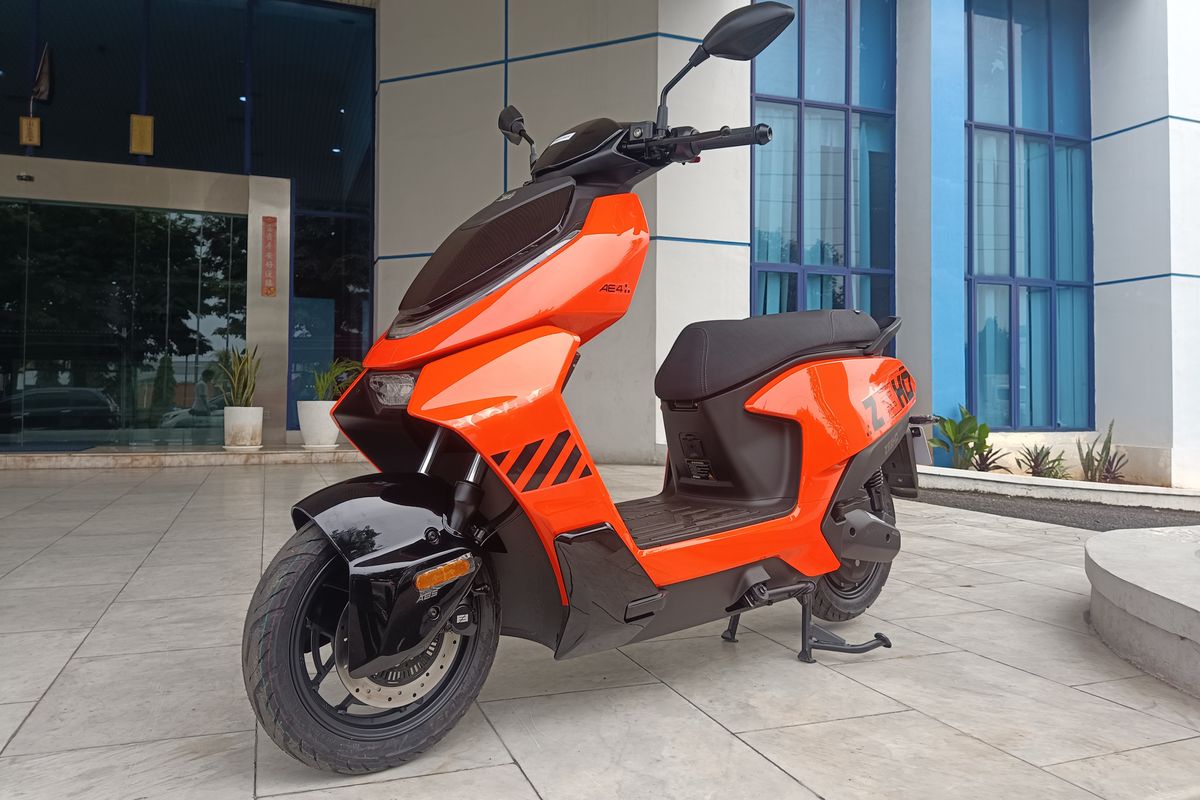 Zeeho AE4